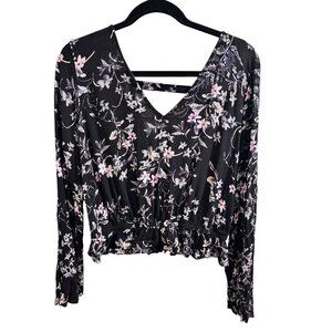 🍒 2/$20 🍒Black Long Sleeve Plunging Neckline Floral Blouse, Cinched Waist sz M